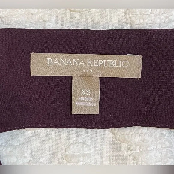 🌹 Banana Republic Sleeveless Blouse - Picture 6 of 10